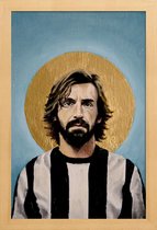 JUNIQE - Poster met houten lijst Football Icon - Andrea Pirlo -13x18