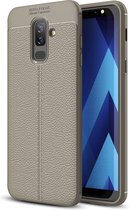Samsung Galaxy A6 Plus (2018) Hoesje - Mobigear - Luxury Serie - TPU Backcover - Grijs - Hoesje Geschikt Voor Samsung Galaxy A6 Plus (2018)