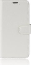 Mobigear Telefoonhoesje geschikt voor OnePlus 6 Hoesje | Mobigear Classic Bookcase Portemonnee | Pasjeshouder voor 3 Pasjes | Telefoonhoesje voor Pinpas / OV Kaart / Rijbewijs - Wit