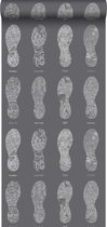 ESTAhome behang stadskaarten in vorm van schoenzolen donkergrijs - 128820 - 53 cm x 10.05 m