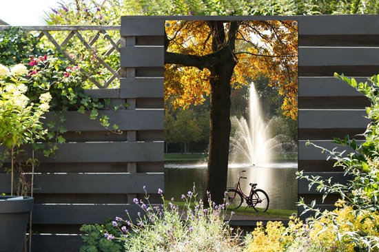 Silhouette d'un vélo devant une fontaine dans le Vondelpark à Amsterdam affiche de jardin 80x120 cm - Toile de jardin / Toile d'extérieur / Peintures d'extérieur (décoration de jardin)