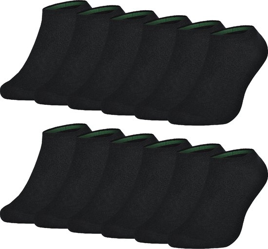 Deux rangées de six chaussettes basses noires en bambou à bords verts.