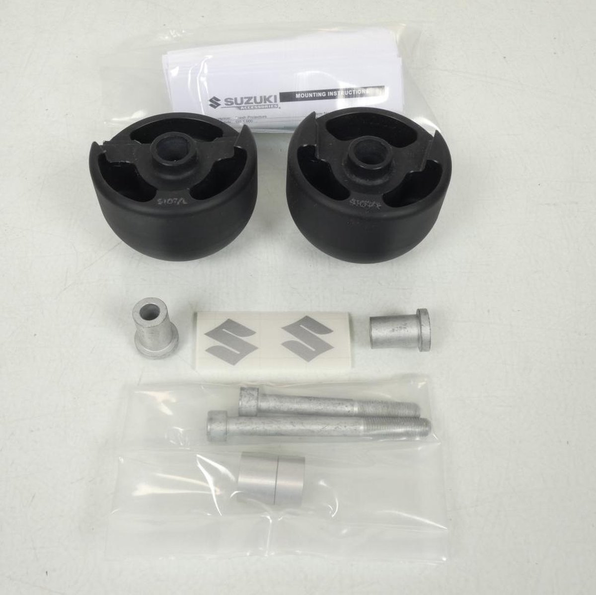 paar d&g suzuki gsr 600 2006-2011 carterbumper 990d0-44g40-000 Noir