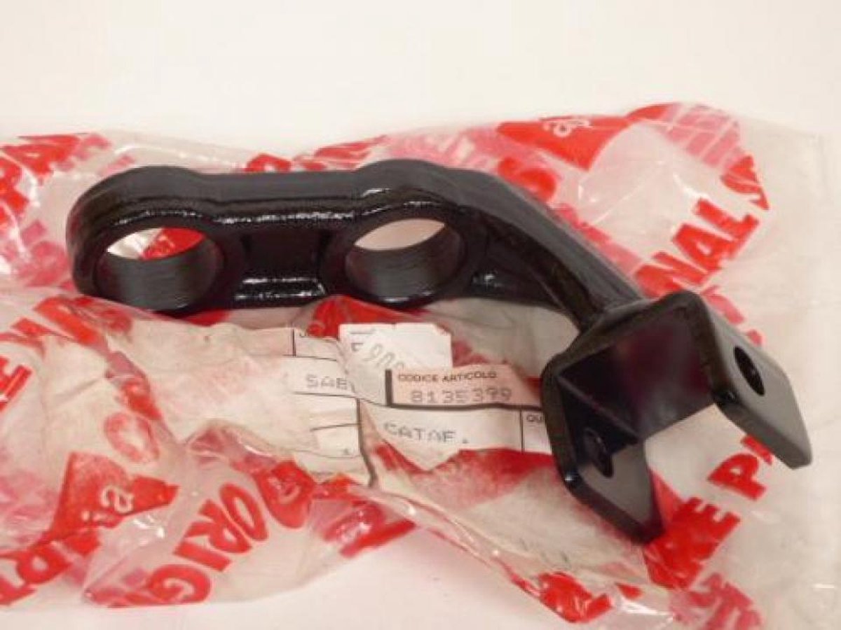 voetsteunplaat rechts voor aprilia 650 pegaso 1992 - 1994 ap8135399 nieuw