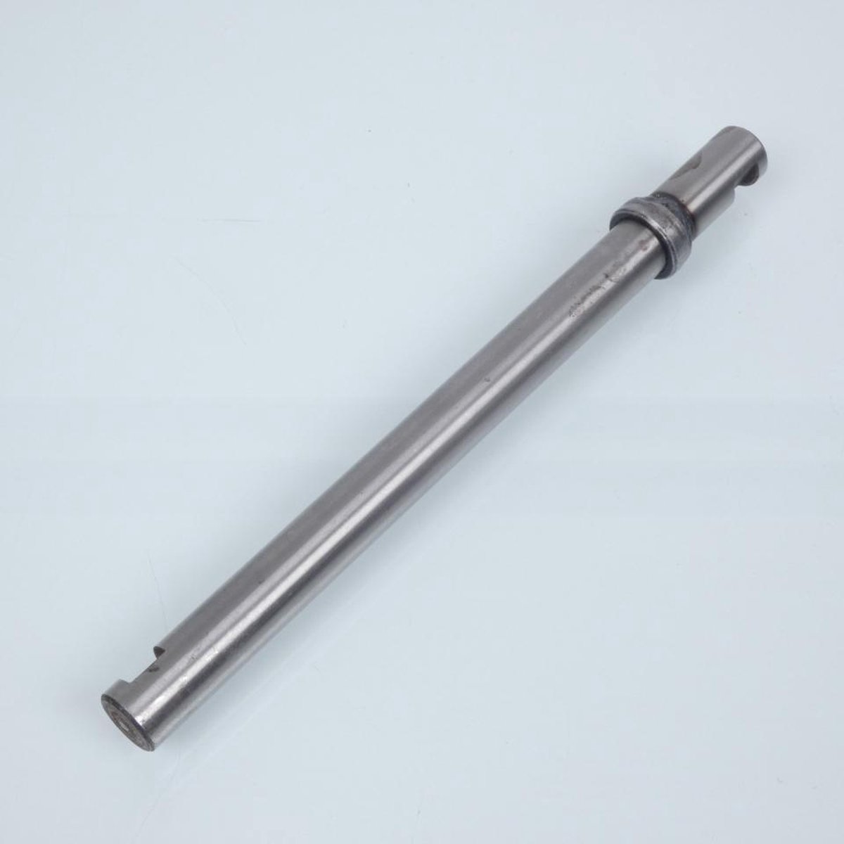 pedaalas voor peugeot bromfiets 50 103 sp glad Ø16mm l215mm nieuw
