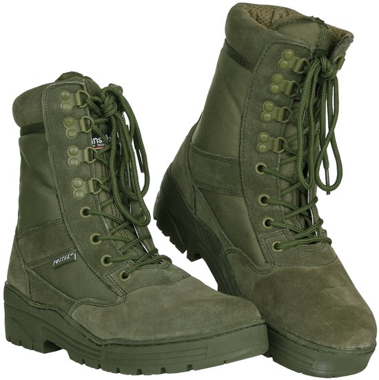 Groene Fostex sniperlaarzen met veters en dikke zool.