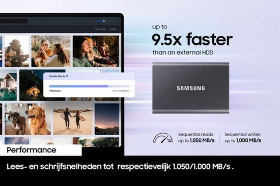Grijze Samsung Portable SSD T7 naast een scherm met foto's en tekst 'up to 9.5x faster'.