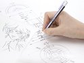 Hand gebruikt een Tombow Mono Zero gum op een tekening met technische schetsen en anime-achtige ogen.