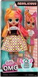 L.O.L. Surprise! O.M.G. Neonlicious doll in verpakking, met tweekleurig oranje-roze haar.