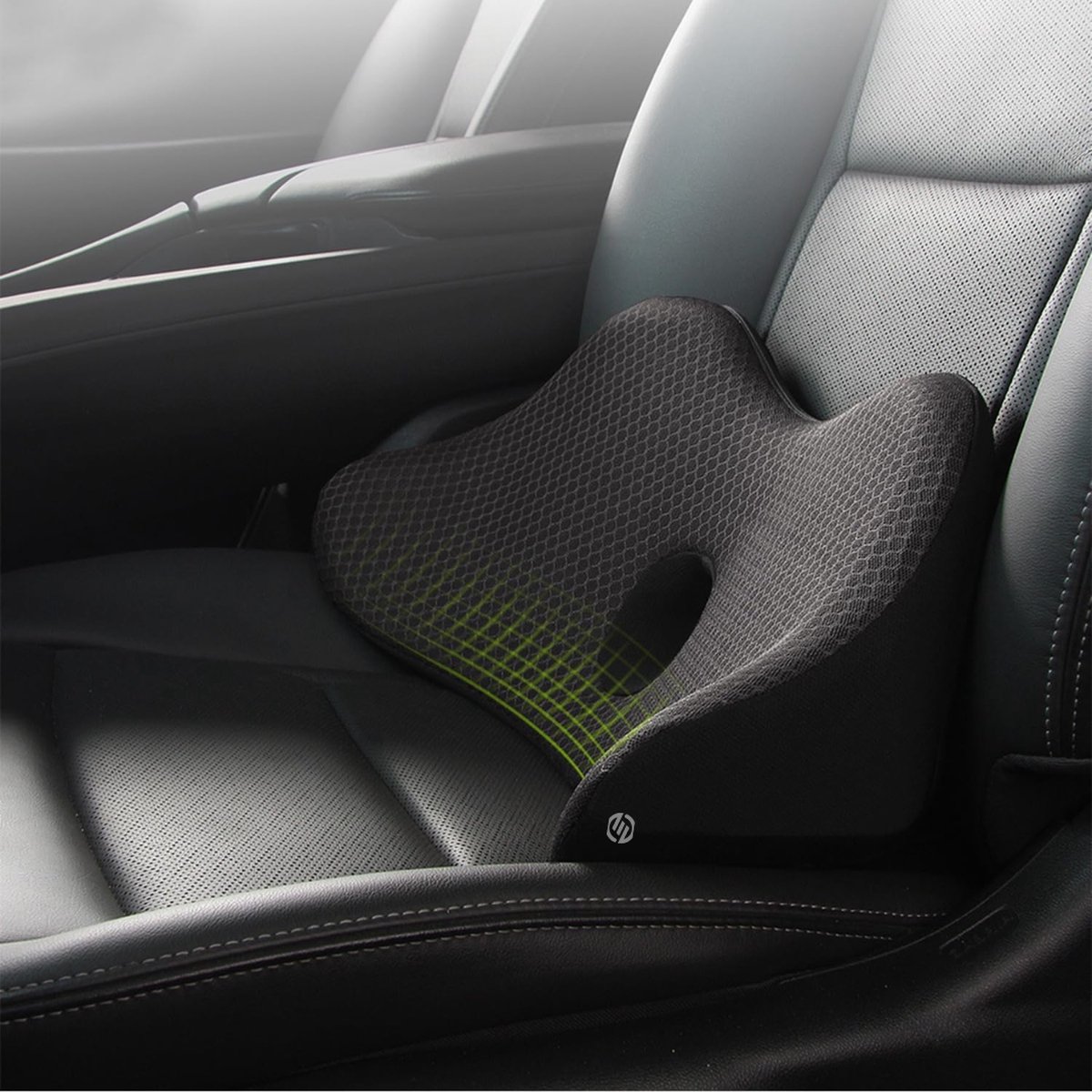 Equivera Autowigkussen Orthopedisch zitkussen voor auto - Memory Foam stoelkussen - Ergonomisch zitkussen voor autostoel - Bureaustoel (zwart)