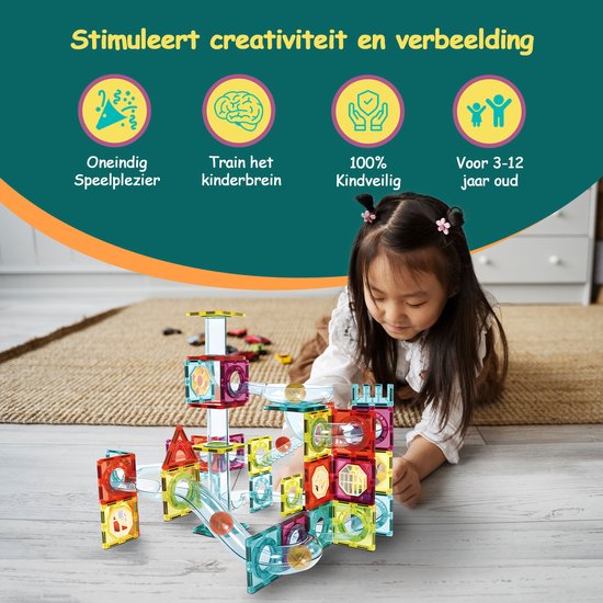 Stimuleert creativiteit en verbeelding met Olvy magnetische tegels. Kind ligt te spelen met knikkerbaan.