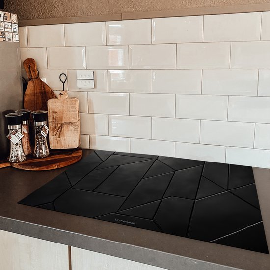KitchenYeah® Protection plaque induction 75x52 cm - Noir - Géométrique - Carreaux - Protege plaque de cuisson - Couvre plaque induction - Protecteur d'induction - Cuisine