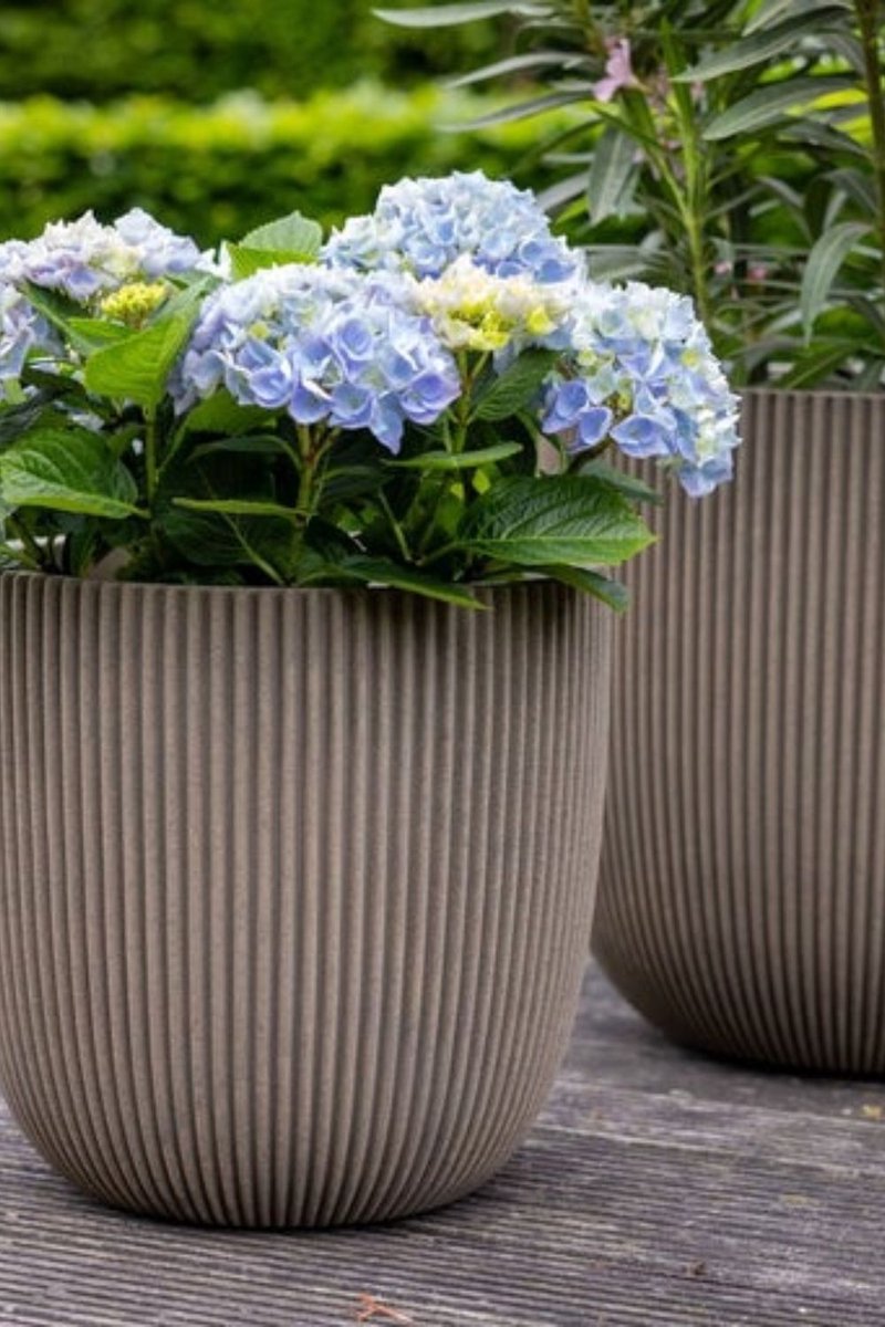 Capi Europe Flower pot bol Groove NL - 35x34 - Warm taupe