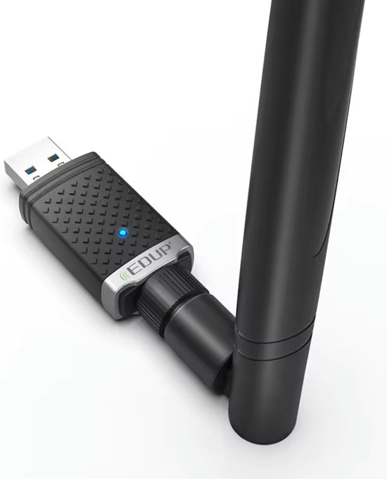 Zwarte EDUP wifi-adapter met een USB 3.0-poort en een gedetailleerd patroon op de behuizing. De antenne is bevestigd aan de adapter.