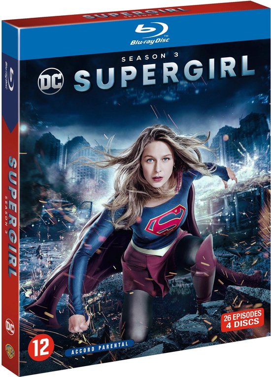 Hoes van Supergirl seizoen 3 Blu-ray met Supergirl die gehurkt zit met cape wapperend.
