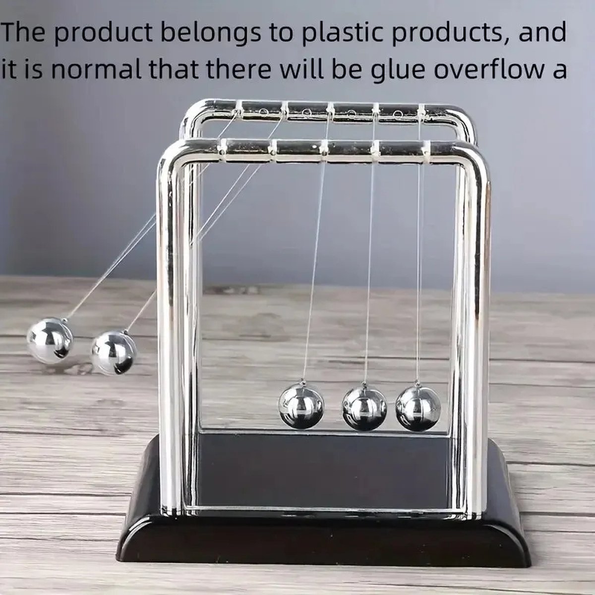 Newton Bumper Ball Fysica Ornament en Mini Iron Man Metal Perpetual Balance Physics Science Pendulum Stressverlichtende Wetenschappelijke Sieraden voor Huisdecoratie en Educatie