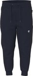Marineblauwe joggingbroek met trekkoord, ritszakken en witte tekstlogo links.