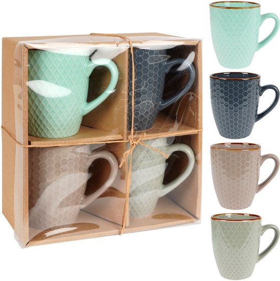 Verzameling Van Papieren En Plastic Koffiebekers. Ontwerp Voor De Ge%c3%afsoleerd Kunststof Koffiebeker Vectorillustratie Set Koffie Image250386817