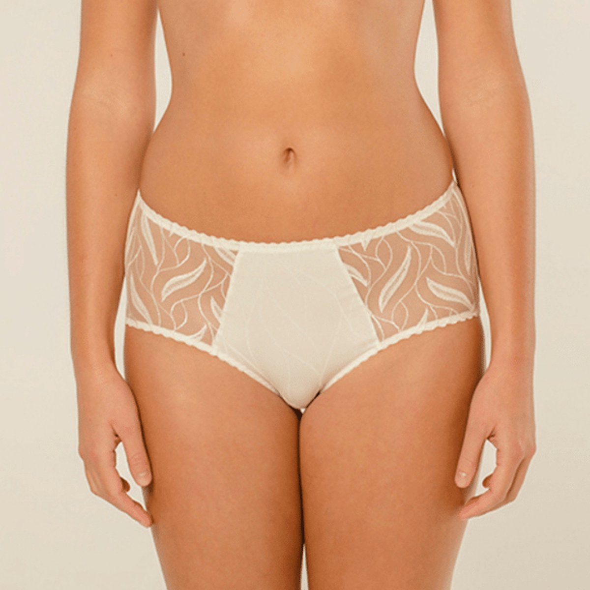 Louisa Bracq – Julia – Tailleslip – 477-50 - Nacre - 48