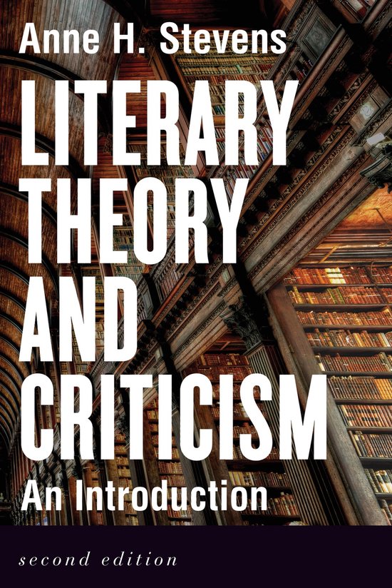 Boek 'Literary Theory and Criticism: An Introduction' - Tweede Editie, met een klassieke bibliotheekachtergrond.