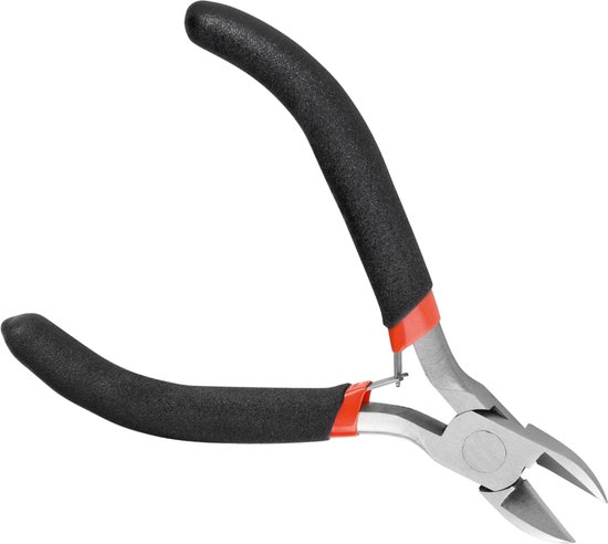 Kleine kniptang met zwarte, geribbelde handvatten en rode accenten.