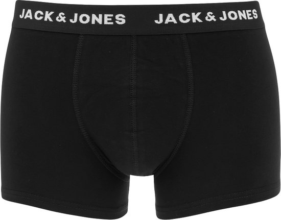 Zwarte boxer shorts van JACK & JONES met witte tekst op de tailleband.