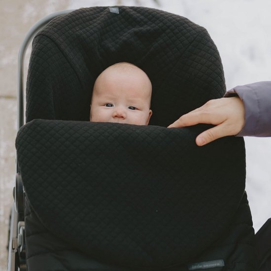 Voetenzak voor babyautostoeltje - Weerbestendige en universele pasvorm - Antislip achterkant en eenvoudige magnetische sluiting — afbeelding 2