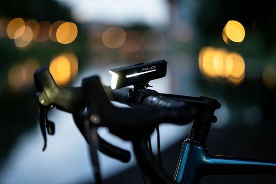 XLC Altair CL-F28 Koplamp Fiets – LED – USB oplaadbaar – 80 Lux — afbeelding 2