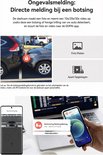 Ongevalmelding: dashcam maakt foto's en neemt video op bij botsing. Auto's botsen, telefoon toont melding.