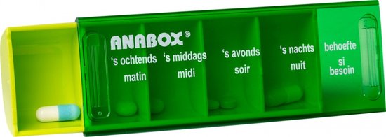 Boîte à pilules verte avec 7 compartiments, chacun avec jour et indication de l'heure.