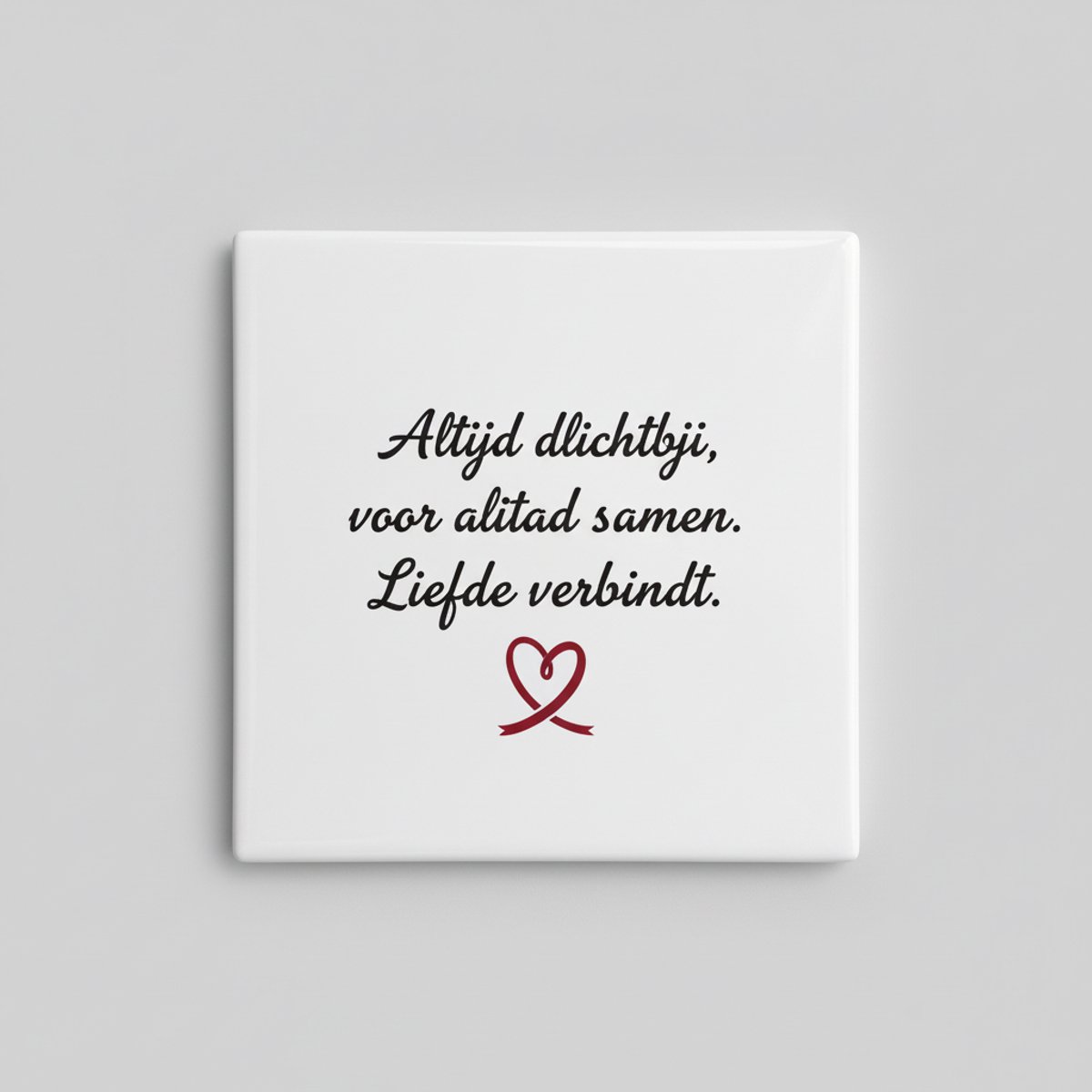 Nevolis Keramieken Tegel 15×15 cm – “Altijd dichtbij, voor altijd samen. Liefde verbindt.” Romantische Liefdestegel met Hart Lijntekening Multi Color