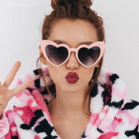 KIMU® Zonnebril Hartjes Cat Eye - Lichtroze Montuur - Zwarte Glazen - Vintage Seventies Hippy Retro Love Festival van KIMU — afbeelding 3