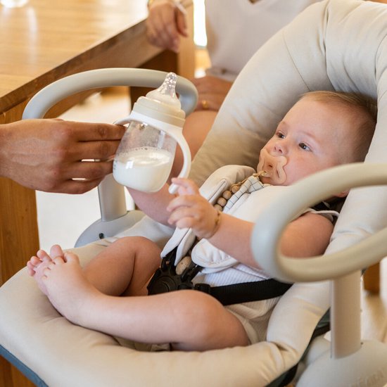 Béaba 2-in-1 Glazen Meegroeifles - Glazen Babyfles met Siliconen Hoes & Handgrepen - Lekvrij & Duurzaam - BPA-vrij - Met Speen & Siliconen Tuit - 210ml - Clay van Beaba — afbeelding 2