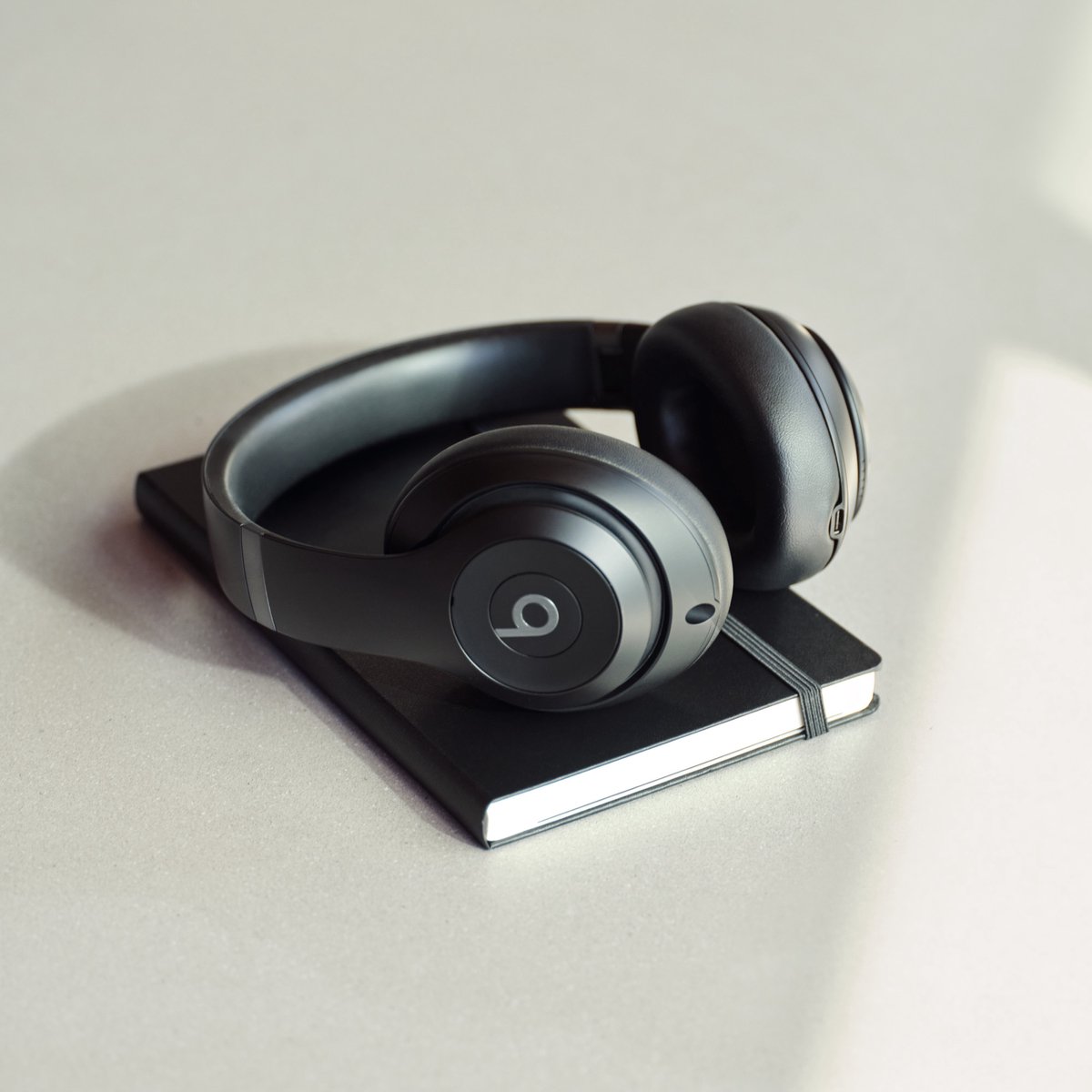 Beats Studio Pro Wireless-koptelefoon – Zwart — afbeelding 4