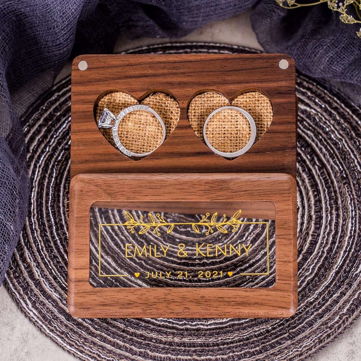 Houten ringdoos met deksel - rustieke sieradendoos voor 2 ringen walnoot