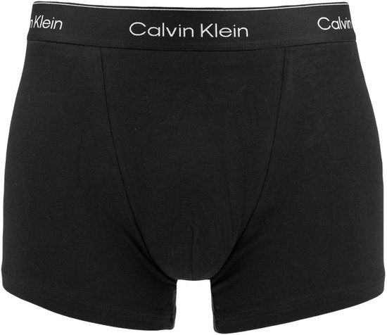 Zwarte Calvin Klein boxer met logo op de grijze tailleband.