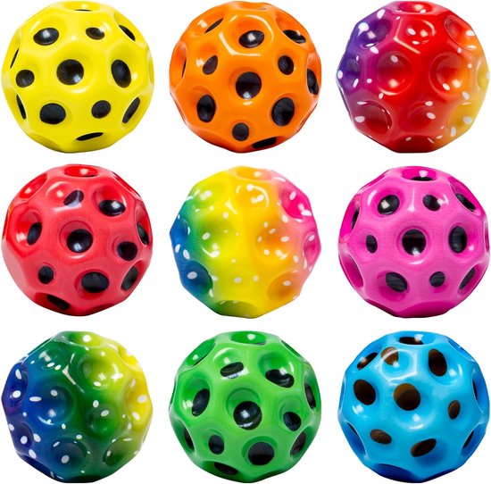 Set van 9 Springballen 6cm met Gaten voor Buiten en Binnen Spel | bol