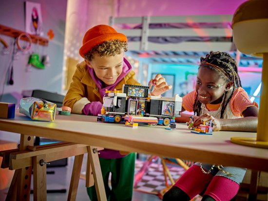 LEGO Friends Toerbus van popster - 42619