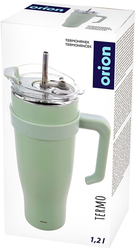 Een lichtgroene thermosbeker met een helder deksel, zilveren rietje en een handvat, in de verpakking met 'TERMO 1,2 l'.