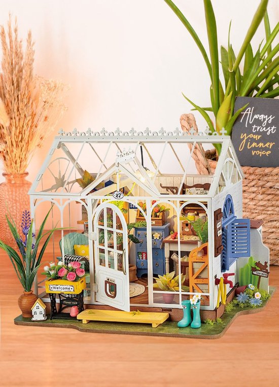 Robotime Dreamy Garden House