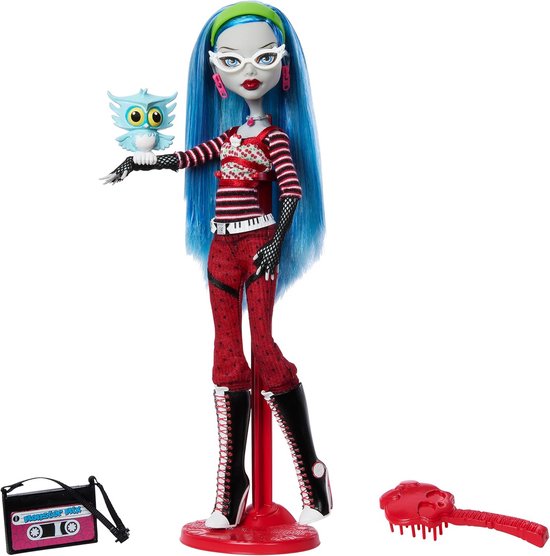 Monster High Ghoulia Yelps pop met blauw haar, witte bril, gestreept shirt, rode broek, uil en accessoires.