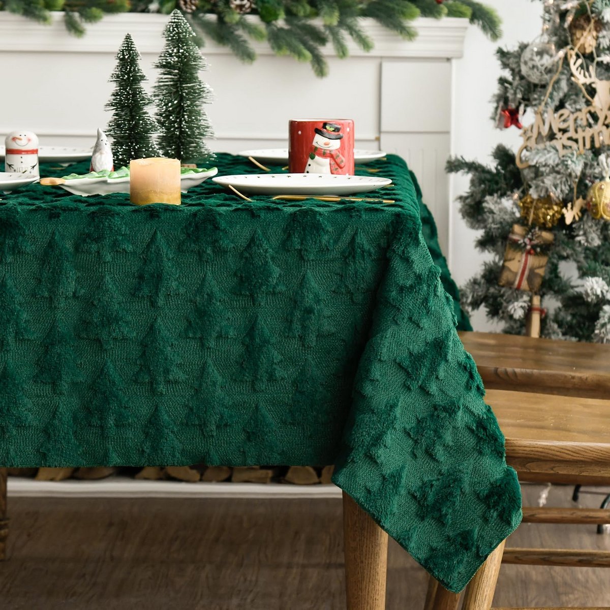 Rond tafelkleed 140 cm zacht pluche kerstdessin sparrenbomen wit
