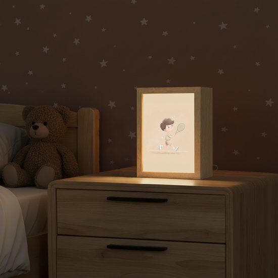 Nachtlampje 15x20 cm - Kinder lampje - Tennis - Jongen - Sterretjes - Tafellamp kinderkamer - Slaapkamer lamp - Bedlamp kinderen - Kinderlampje stopcontact - Wandlamp babykamer - Nachtlampjes van OnlyWow — afbeelding 2
