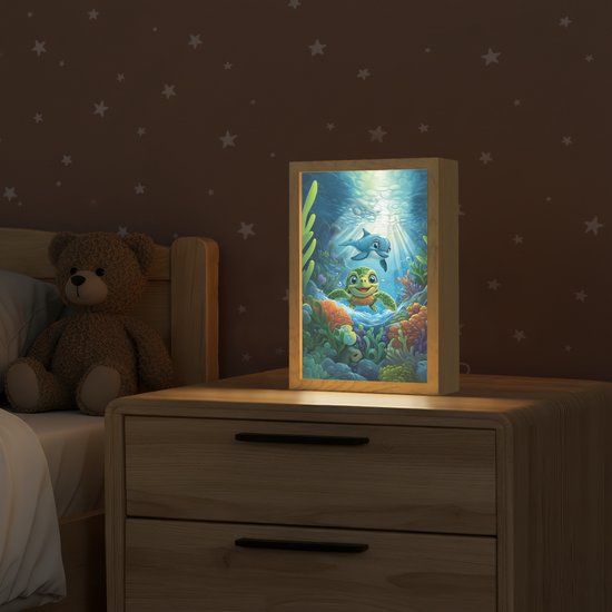 Nachtlampje 20x30 cm - Kinder lampje - Schildpad - Dolfijn - Oceaan - Tafellamp kinderkamer - Slaapkamer lamp - Bedlamp kinderen - Kinderlampje stopcontact - Wandlamp babykamer - Nachtlampjes van Merkloos — afbeelding 2