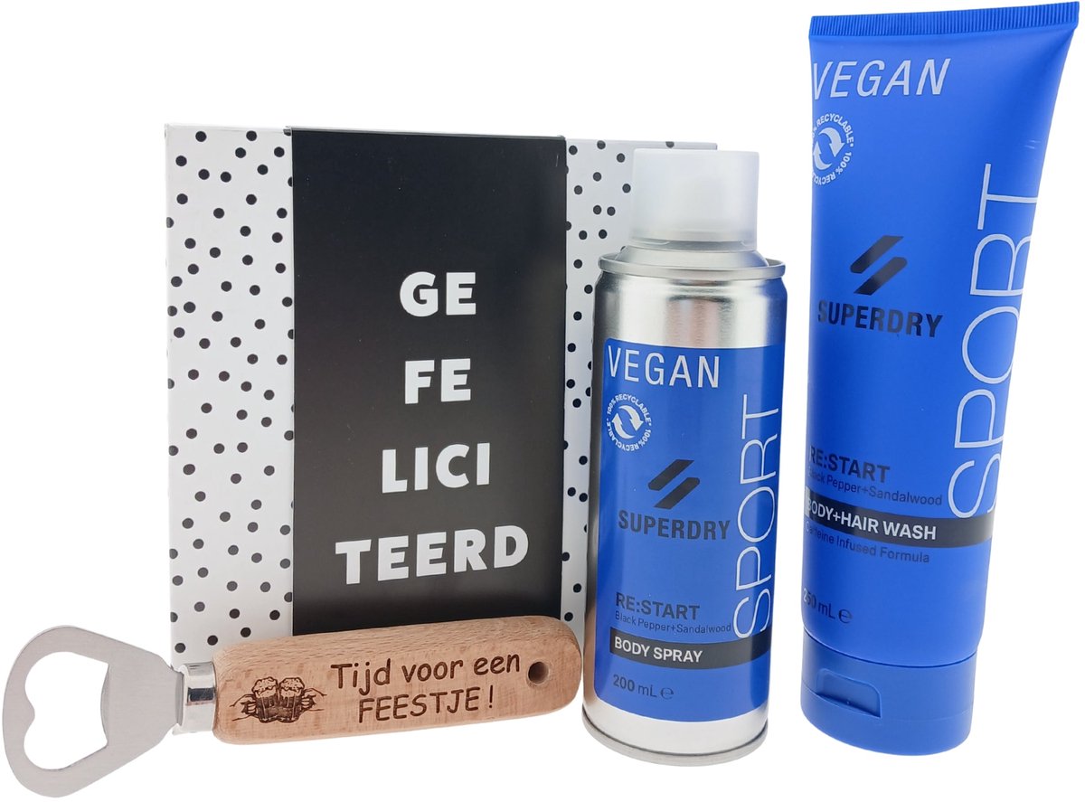 Superdry Sport Re:Start Heren Cadeauset – Bodyspray & Hair & Body Wash met Chocoladewens & Bieropener “Tijd voor Feestje” – Cadeau voor Mannen