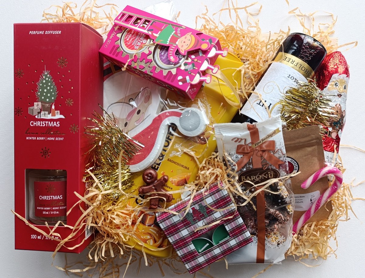 Vrolijk Kerst Cadeaupakket voor Haar – Candy Cane & Winterberry – Verzorging & Lekkernijen op Houten Pallet