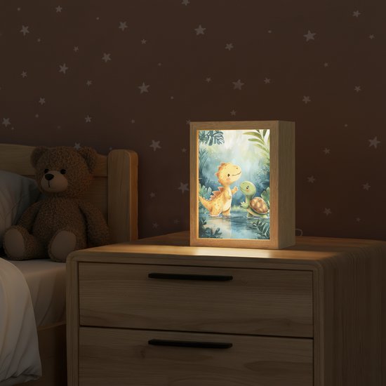 Nachtlampje 15x20 cm - Kinder lamp - Dinosaurus - Schildpad - Illustratie - Aquarel - Tafellamp kinderkamer - Slaapkamer lamp - Bedlamp kinderen - Kinderlampje stopcontact - Wandlamp babykamer - Nachtlampjes van Merkloos — afbeelding 2