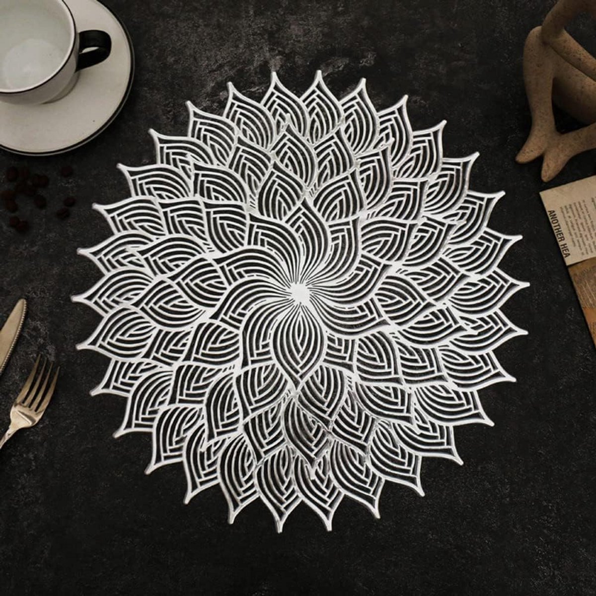Set van 4 Decoratieve Bladvormige Placemats PVC Hittebestendig Antislip Tafelmatten
