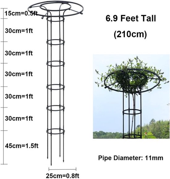 Een zwarte metalen obelisk van 210 cm, met afmetingen aangegeven.