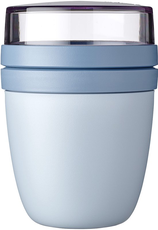 Lichtblauwe Mepal lunchpot met transparant deksel en blauwe ringen.